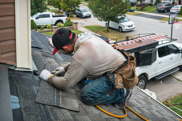 Professional Gutter Installation technician working in Rolling Meadows, IL